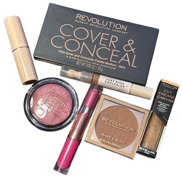 Revolution Conceal Palette, Foundation, Concealer, Bake/Blot Medium Skintones - Picture 1 of 7